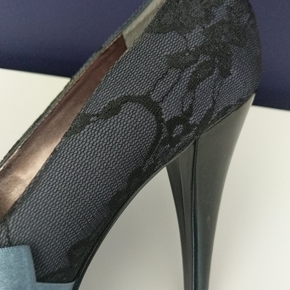 Shoes - Picture 5 of 6